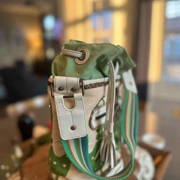 Sooo Good!! Hayden Harnett Cute Cute Leather trim Canvas Bucket Bag Green&Cream. - Picture 3 of 4